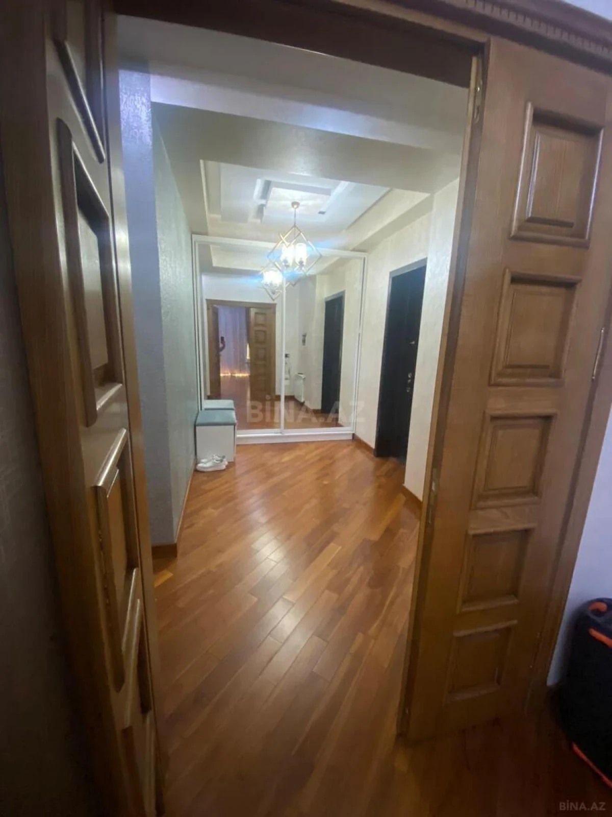 Satılır 2 otaqlı mənzil 81 m²