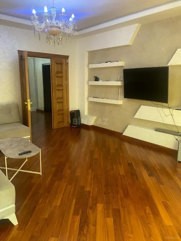 Satılır 2 otaqlı mənzil 81 m²