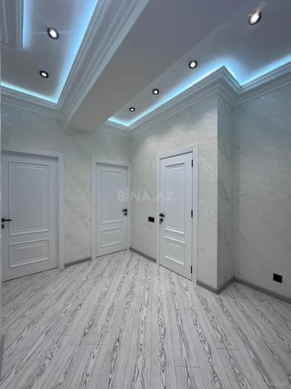 Satılır 2 otaqlı mənzil 77 m²