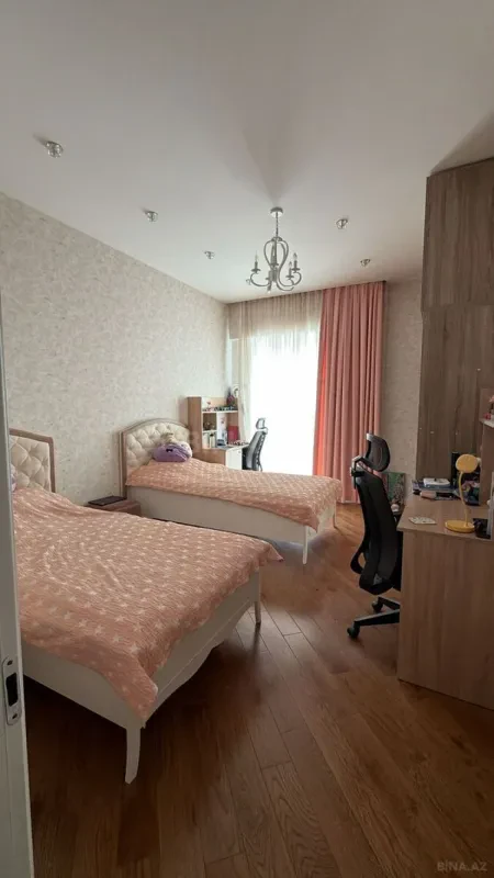 Satılır 3 otaqlı mənzil 105 m²