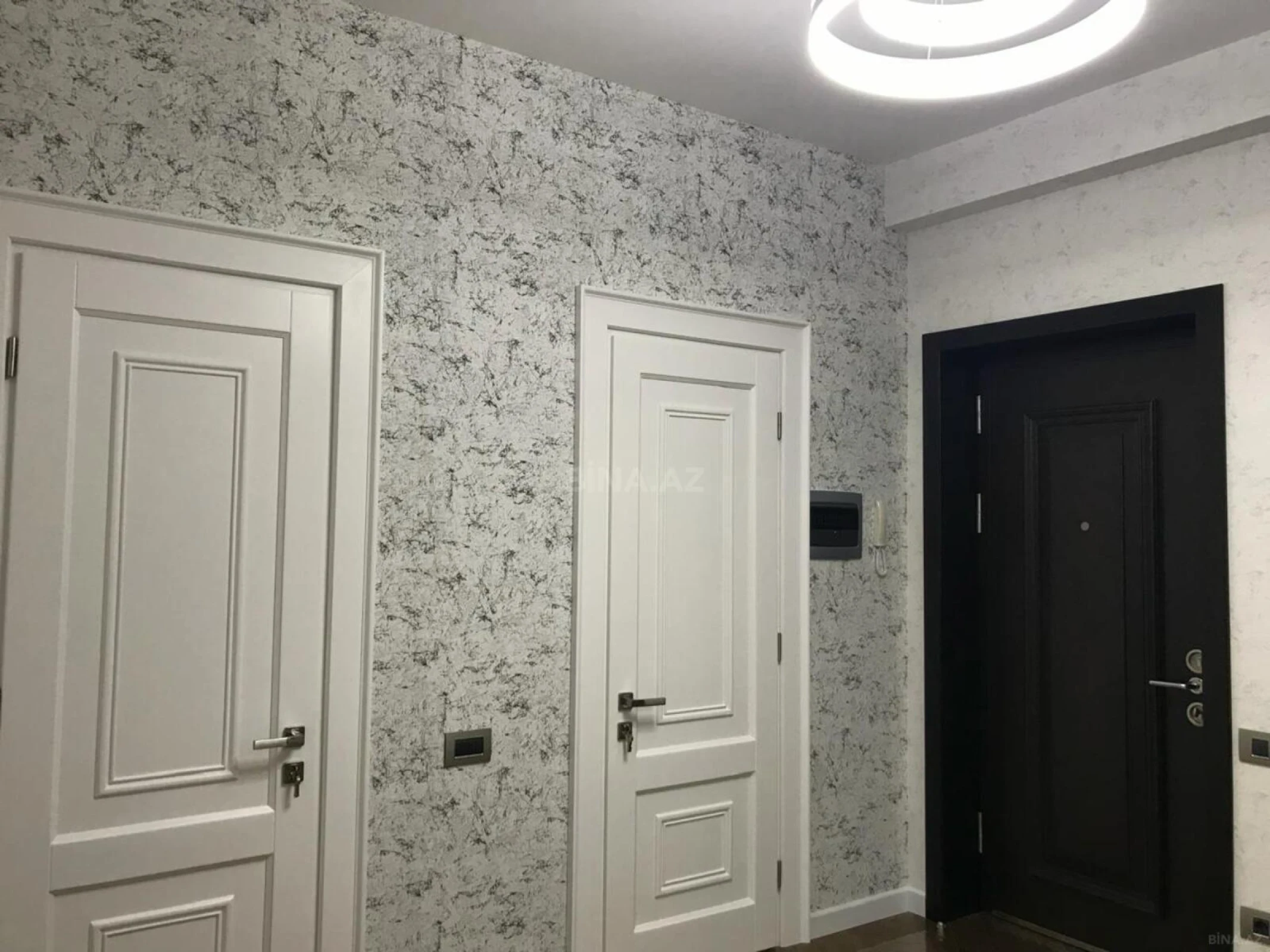 Satılır 3 otaqlı mənzil 105 m²