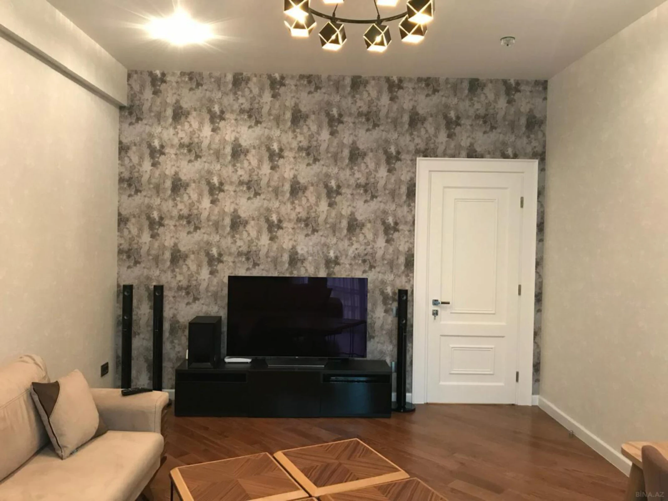 Satılır 3 otaqlı mənzil 105 m²