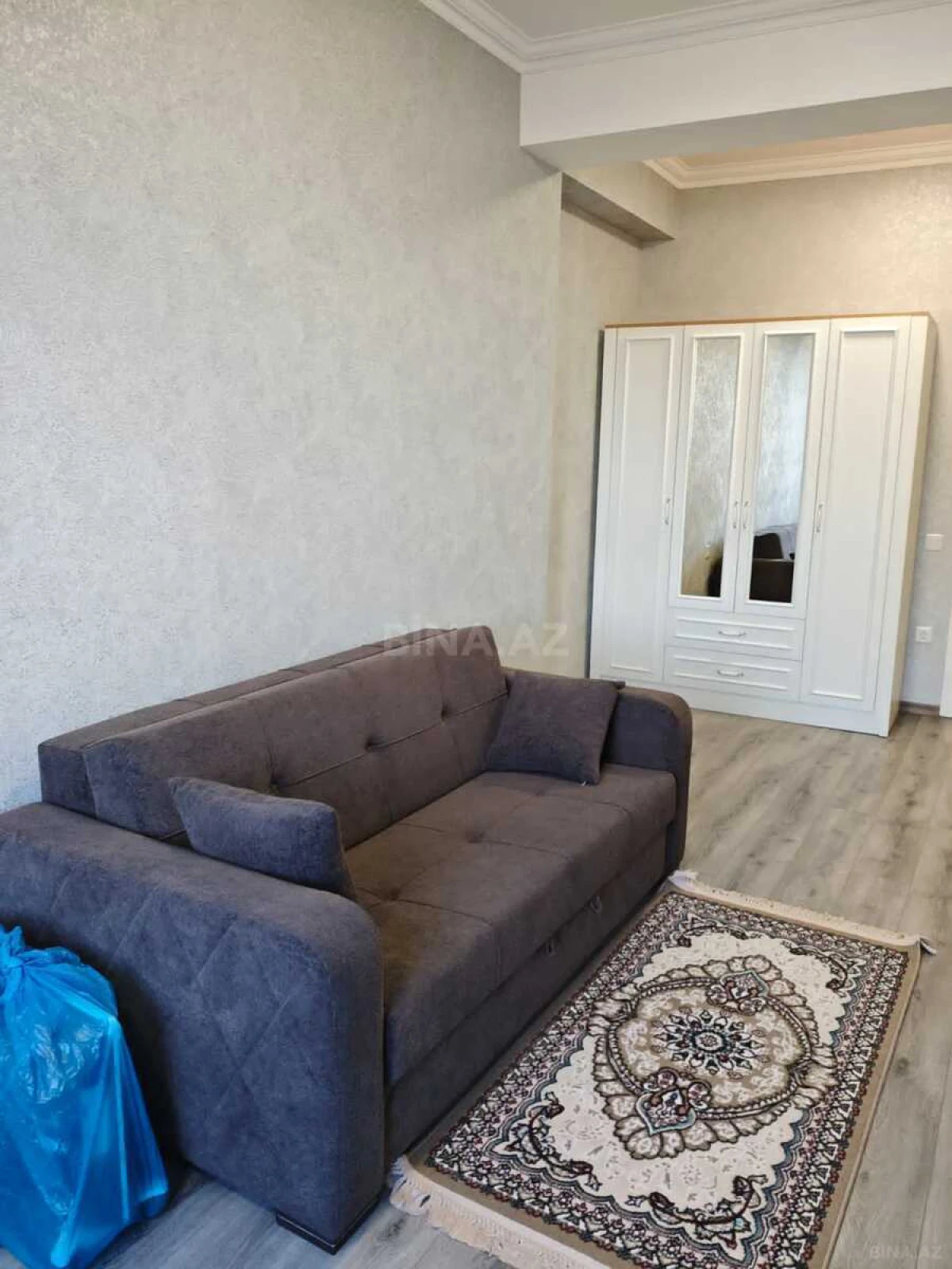 Satılır 3 otaqlı mənzil 97 m²