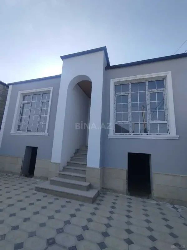 Satılır 4 otaqlı həyət evi 135 m²
