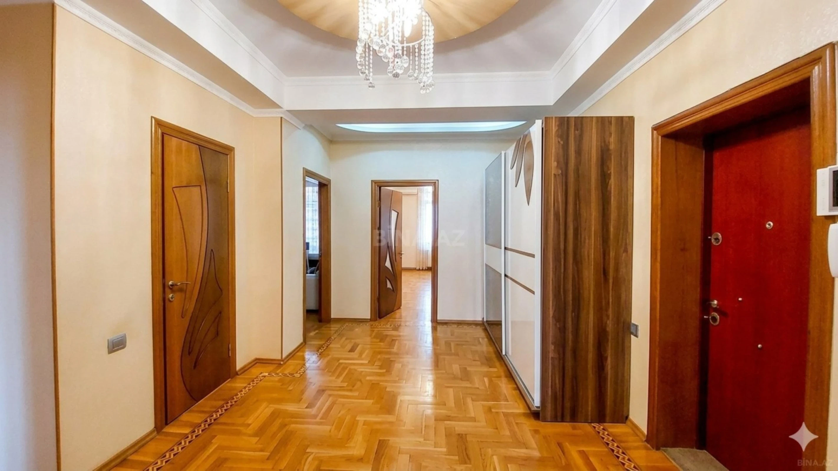 Satılır 3 otaqlı mənzil 125 m²