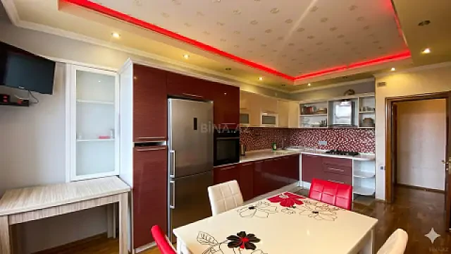 Satılır 3 otaqlı mənzil 125 m²