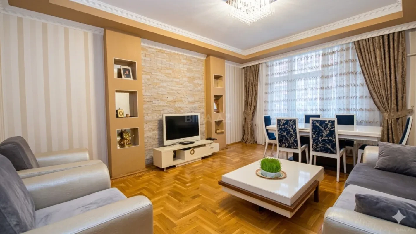 Satılır 3 otaqlı mənzil 125 m²