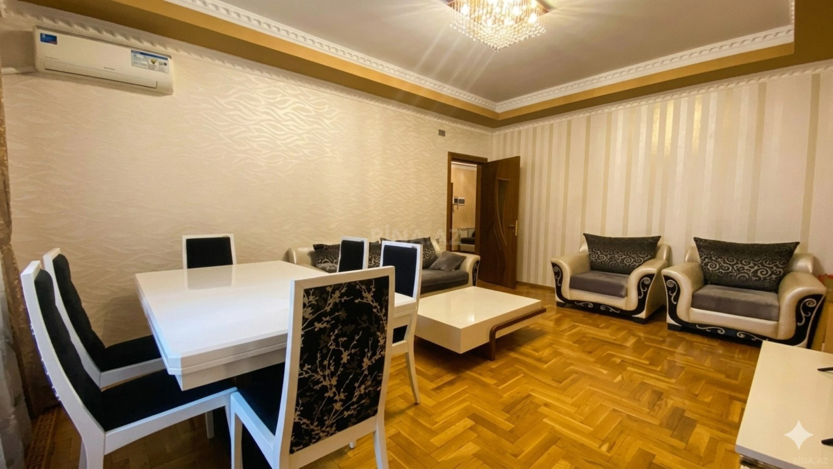 Satılır 3 otaqlı mənzil 125 m²