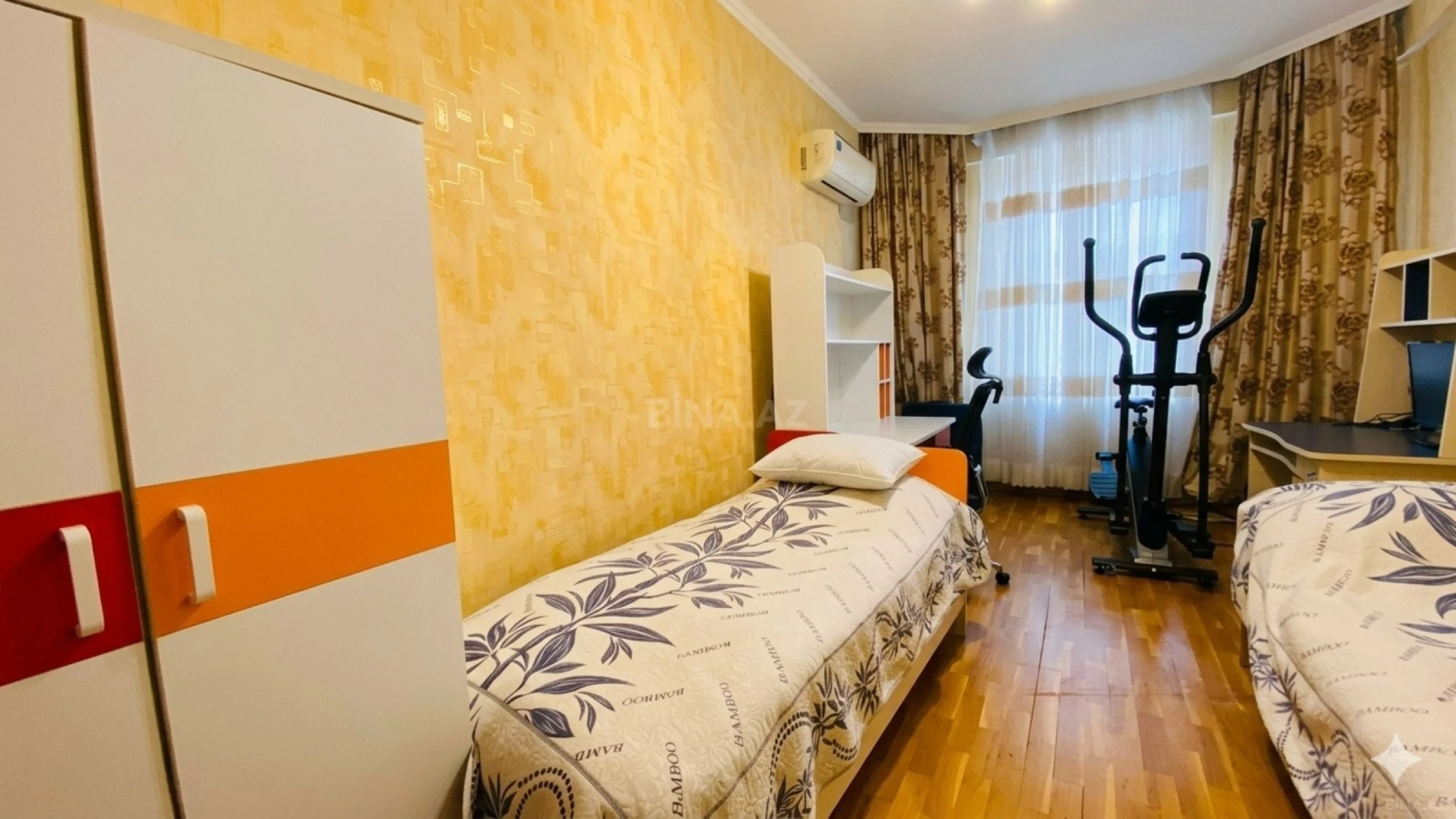 Satılır 3 otaqlı mənzil 125 m²