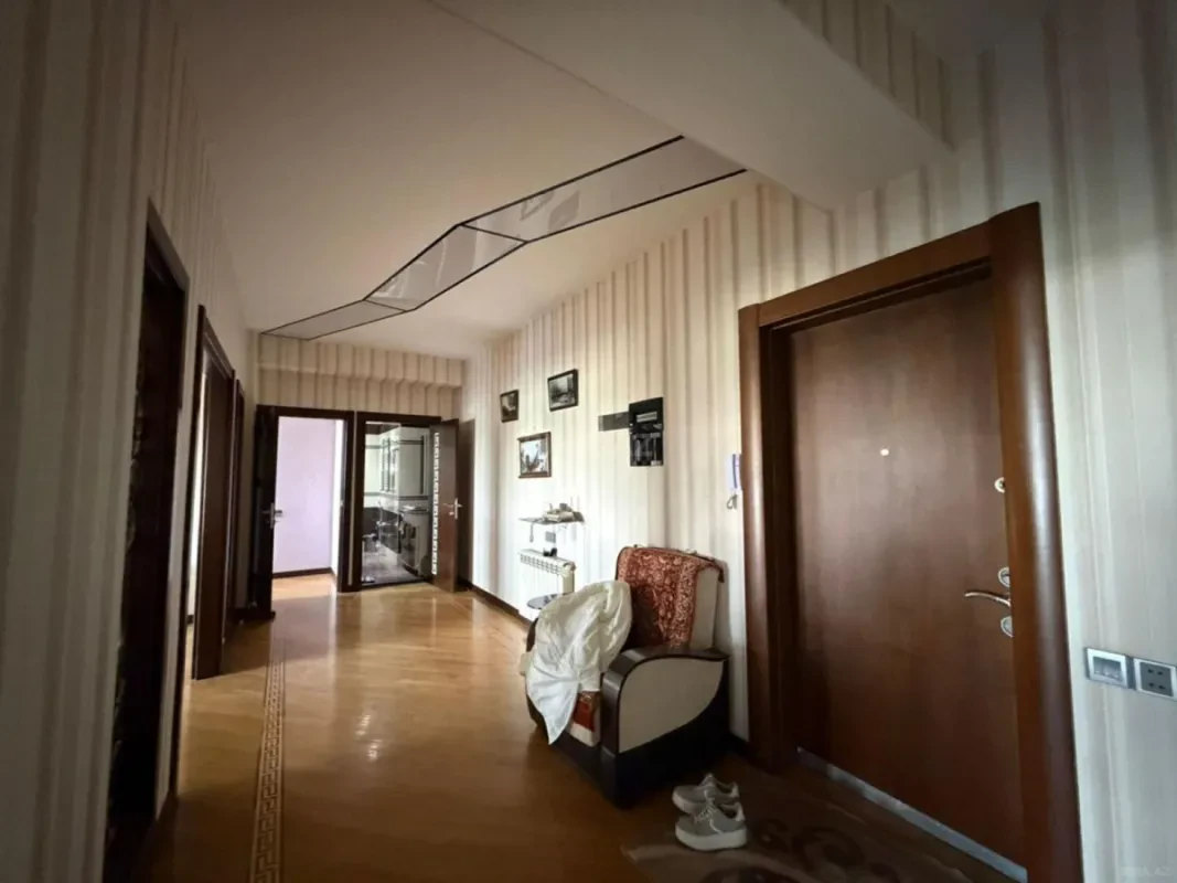 Satılır 2 otaqlı mənzil 120 m²
