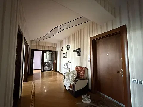 Satılır 2 otaqlı mənzil 120 m²
