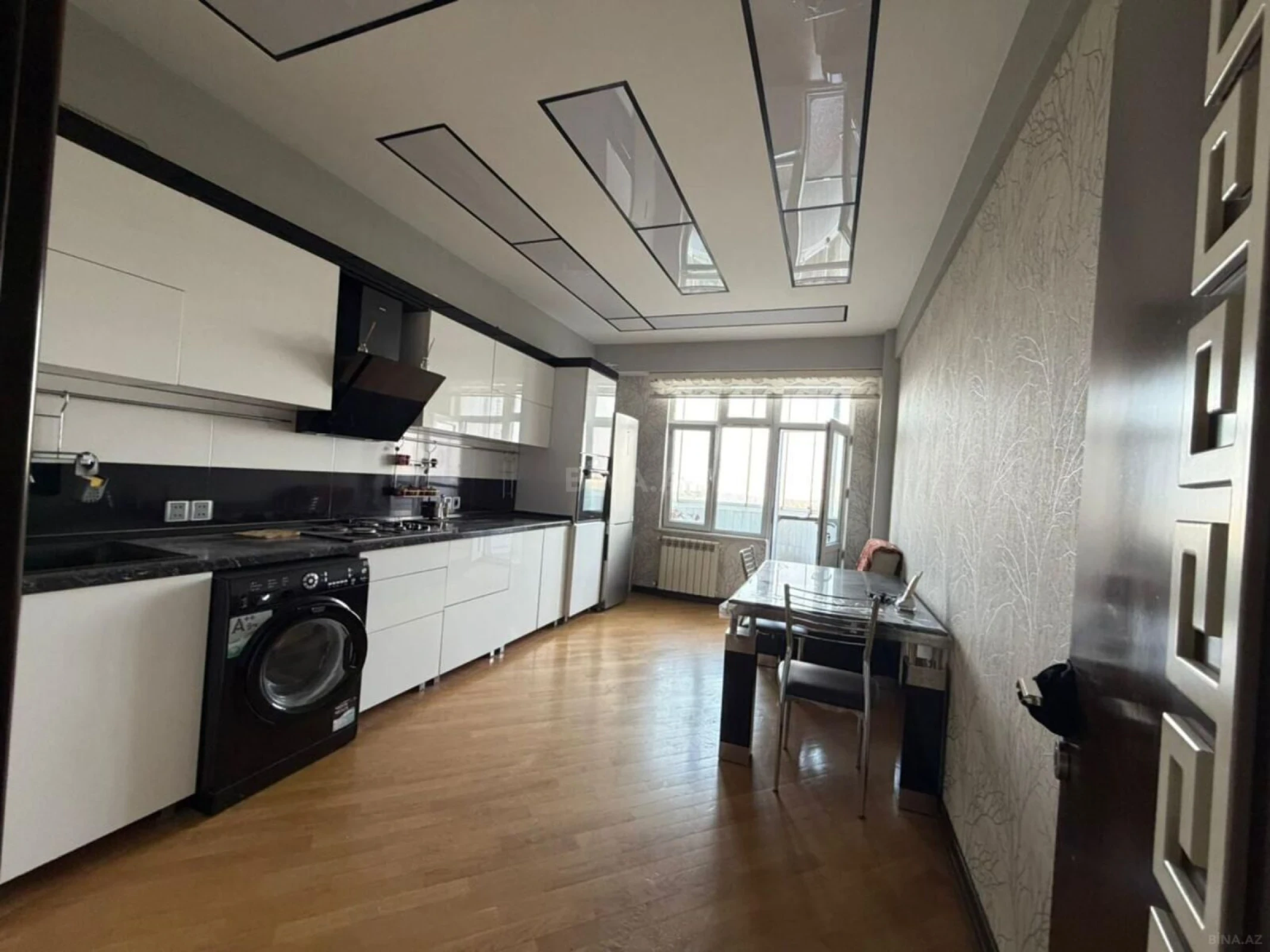 Satılır 2 otaqlı mənzil 120 m²