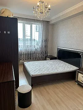 Kirayə verilir 2 otaqlı mənzil 96 m²