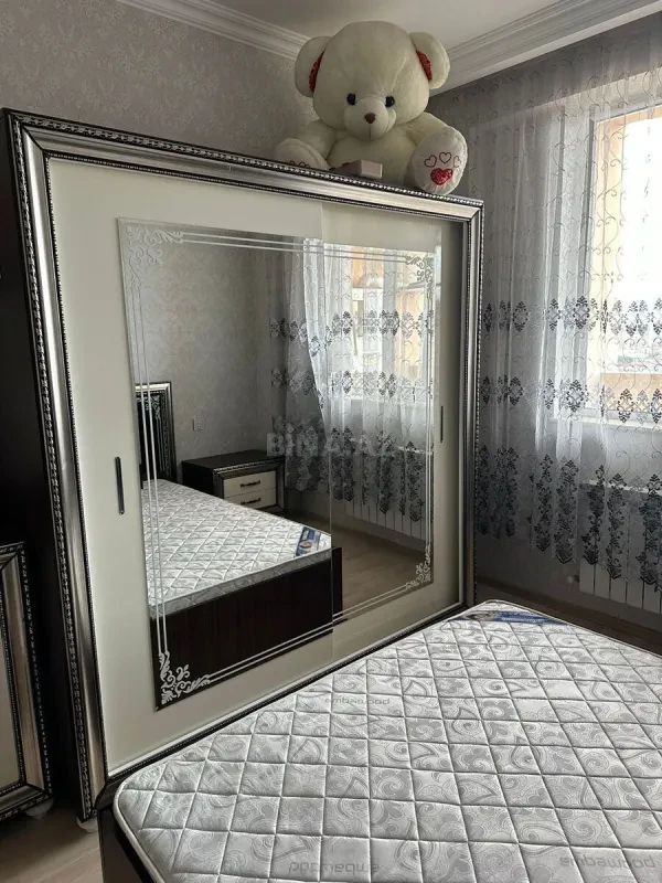 Kirayə verilir 2 otaqlı mənzil 96 m²
