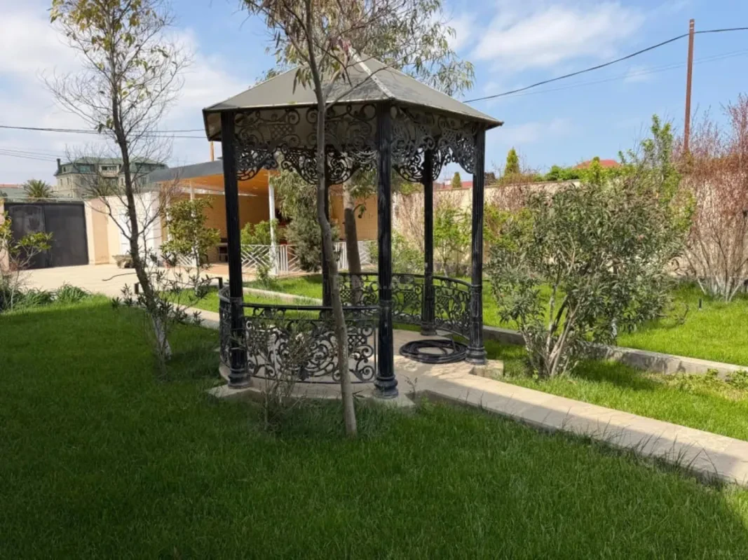 Satılır 6 otaqlı həyət evi 220 m²