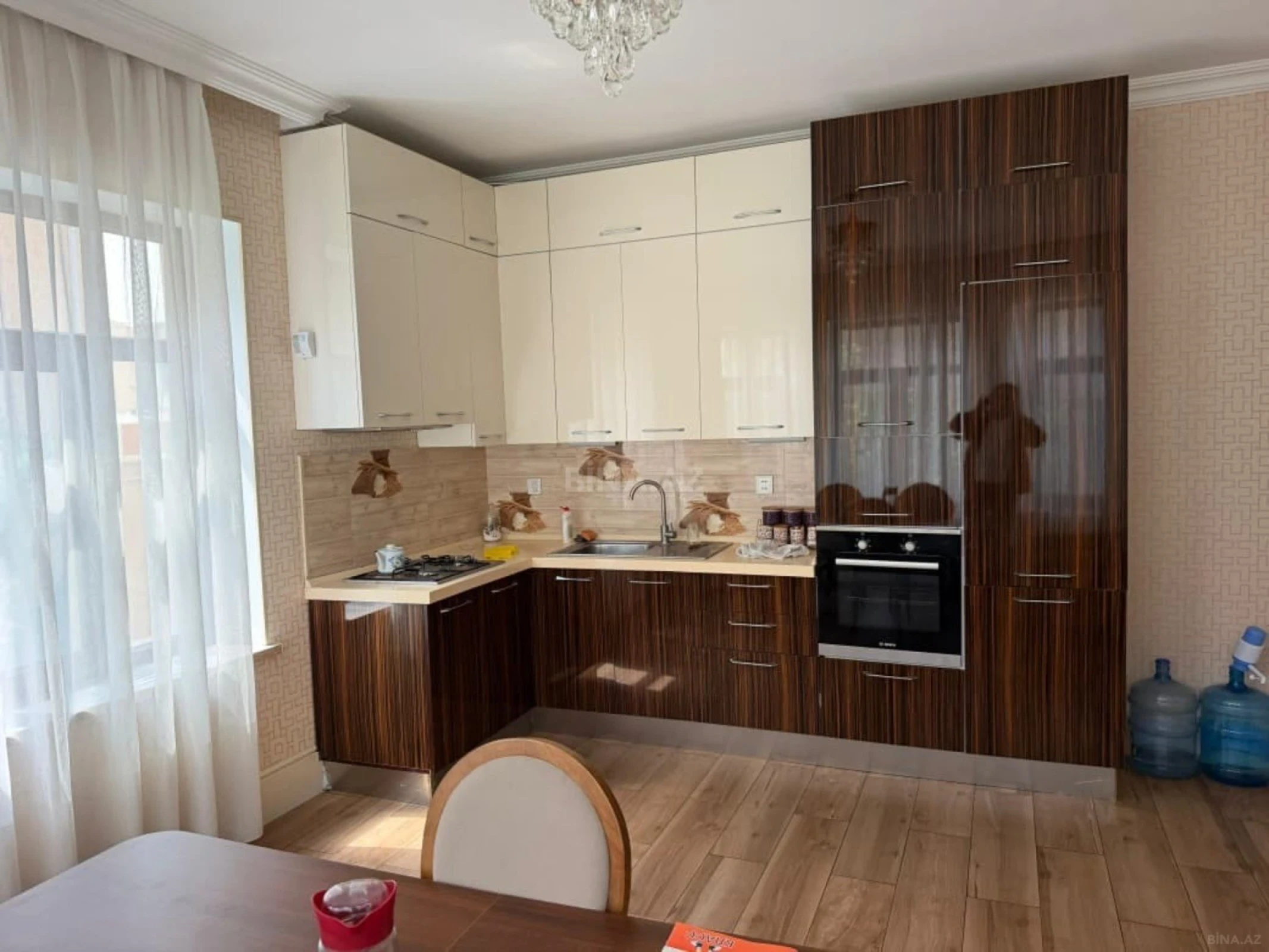 Satılır 6 otaqlı həyət evi 220 m²