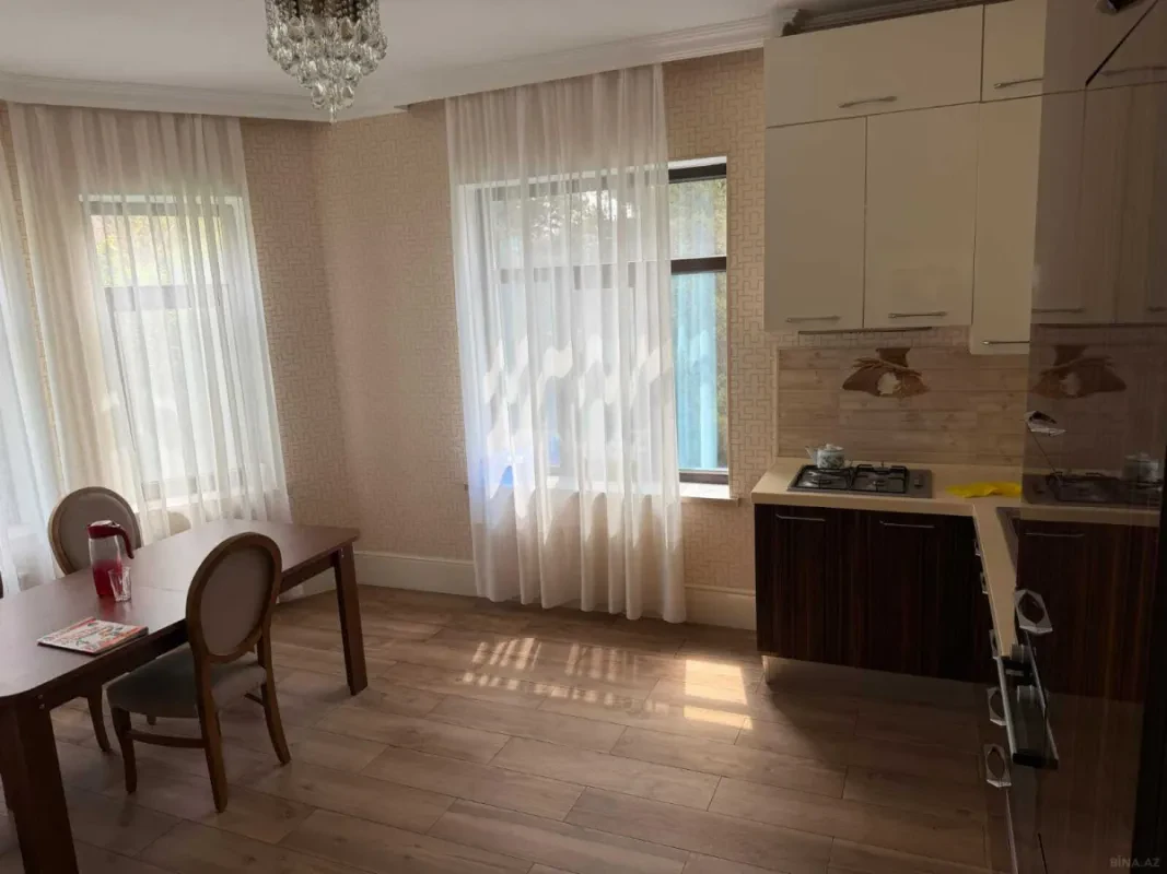 Satılır 6 otaqlı həyət evi 220 m²