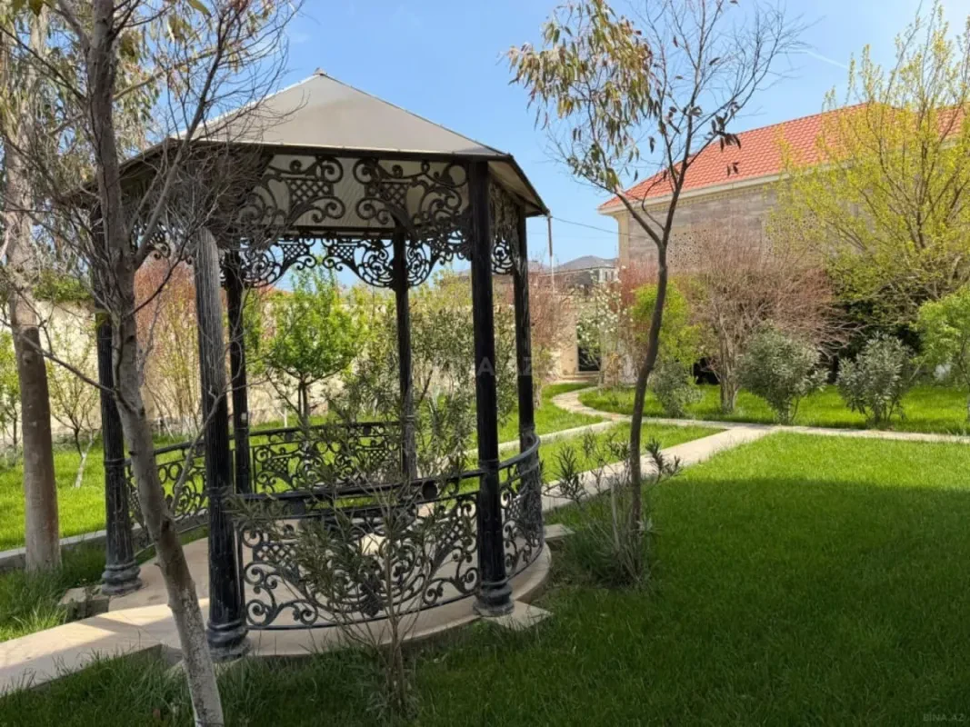 Satılır 6 otaqlı həyət evi 220 m²