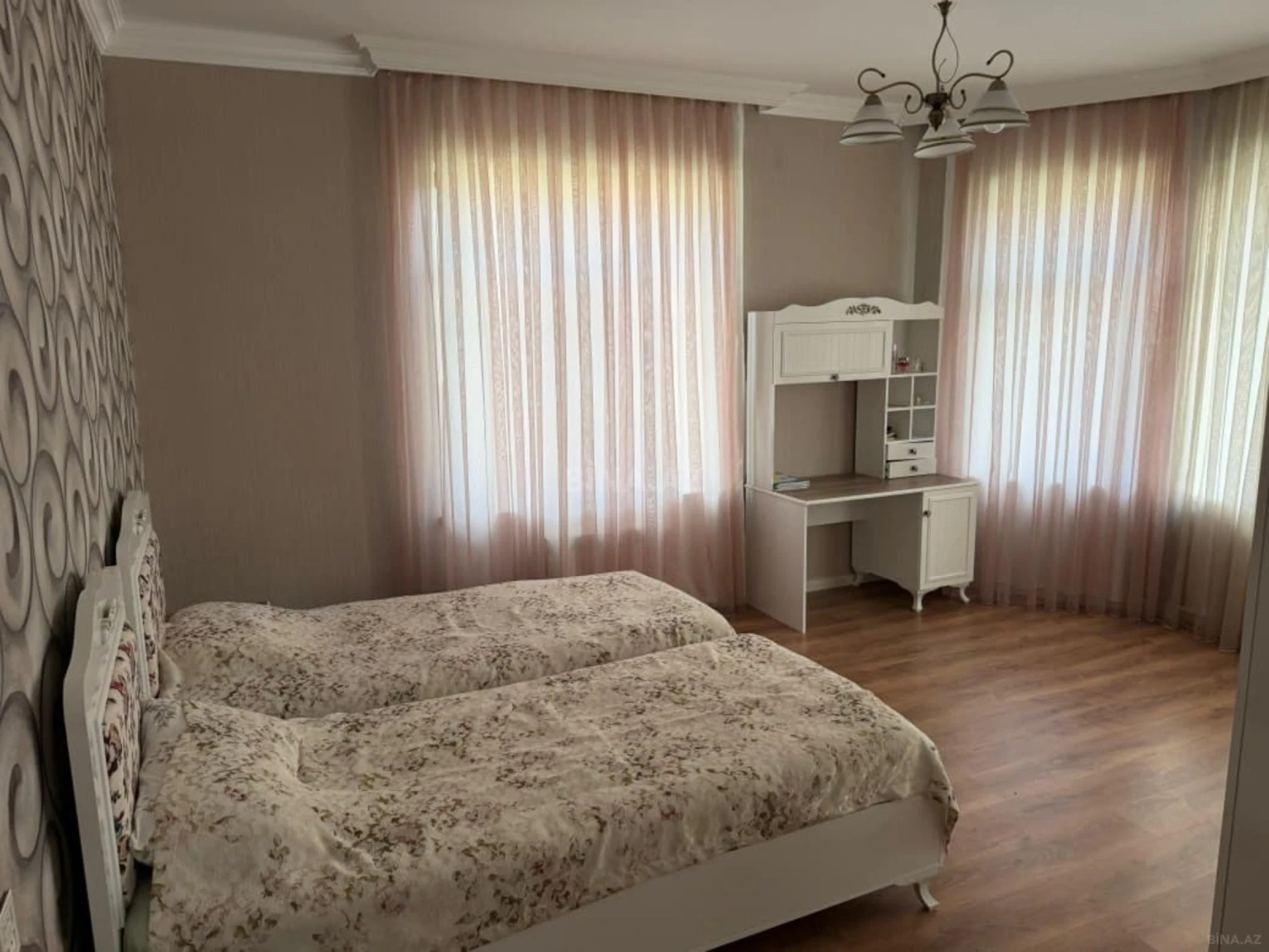 Satılır 6 otaqlı həyət evi 220 m²