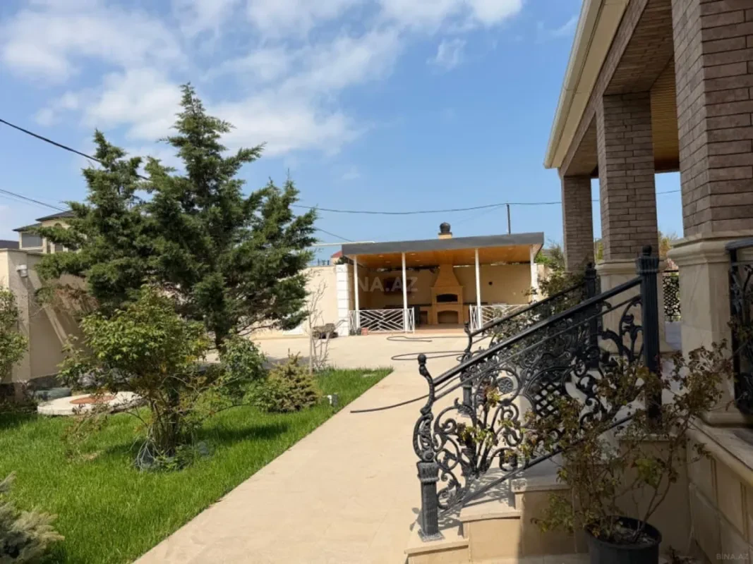 Satılır 6 otaqlı həyət evi 220 m²