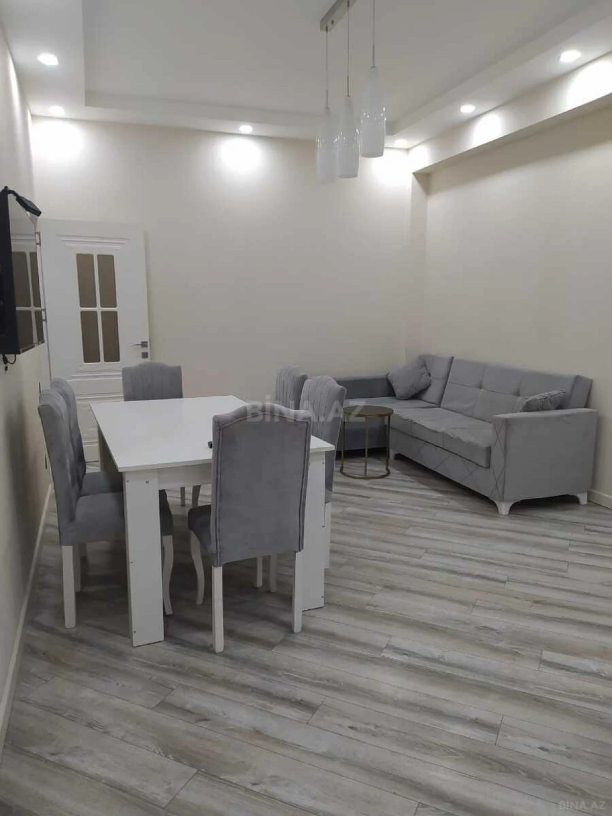 Kirayə verilir 2 otaqlı mənzil 65 m²
