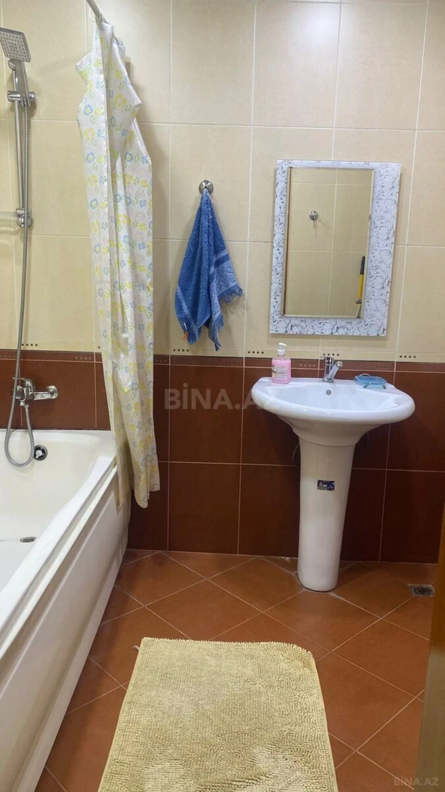 Kirayə verilir 2 otaqlı mənzil 100 m²