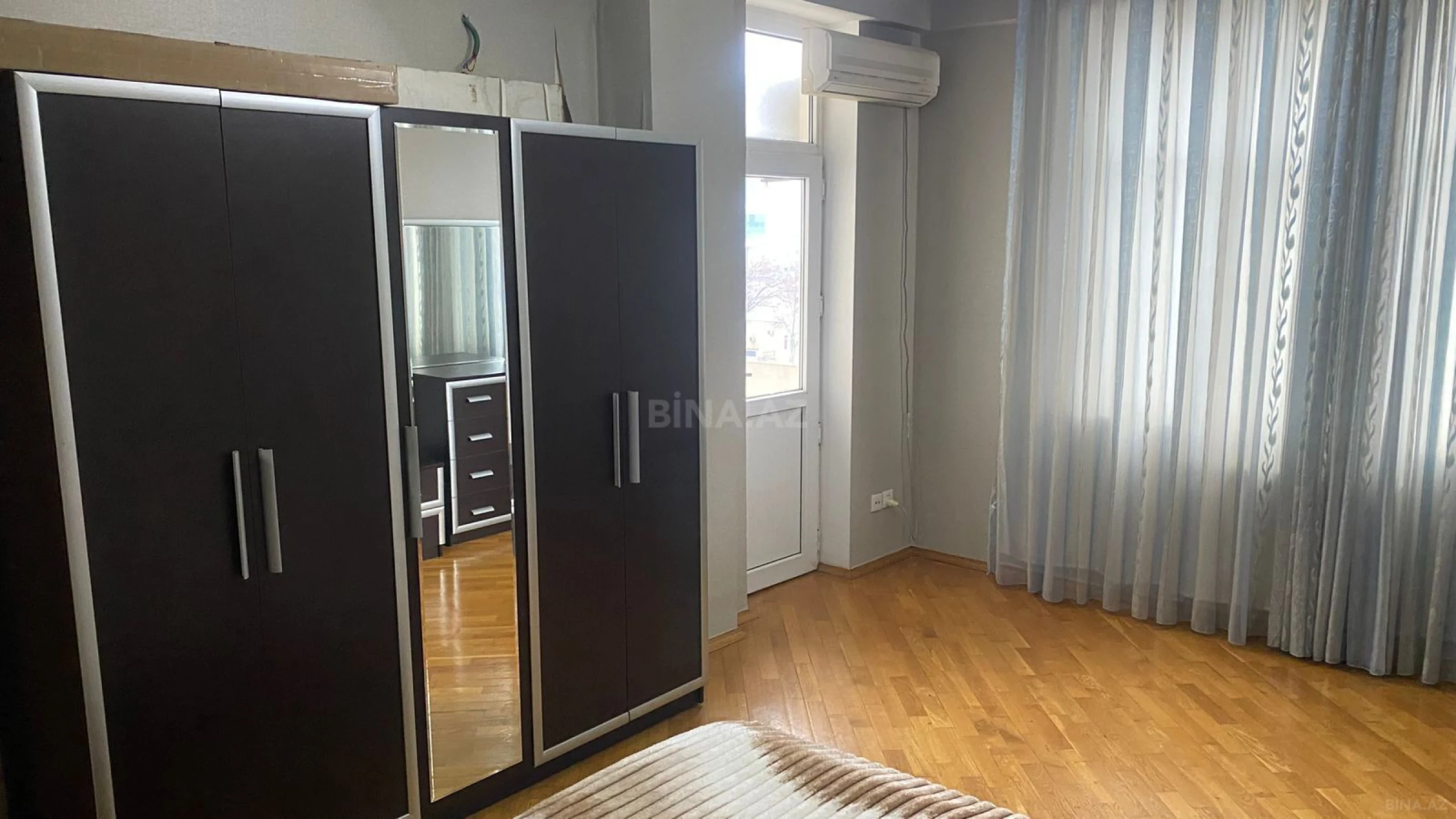 Kirayə verilir 2 otaqlı mənzil 100 m²