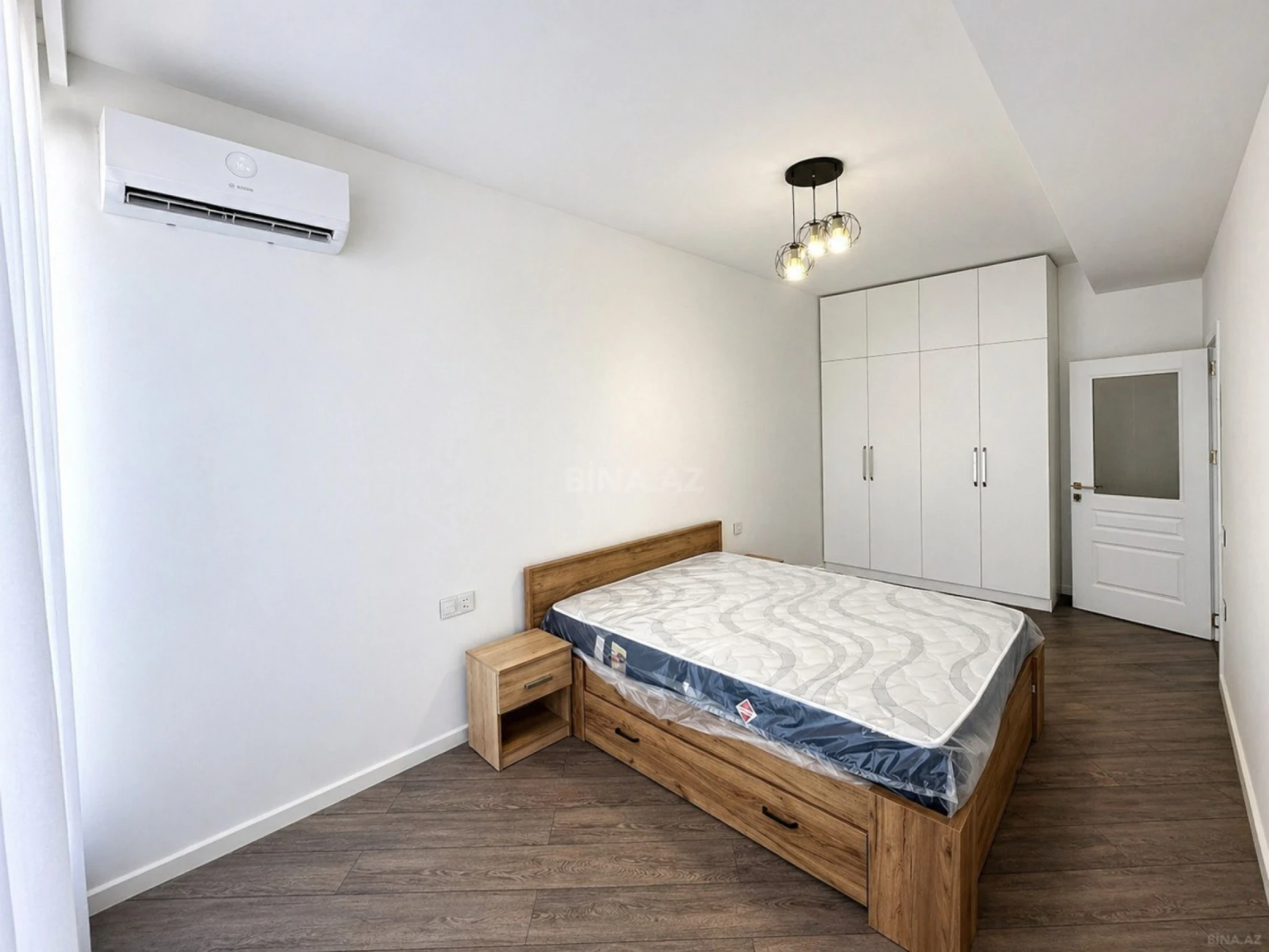 Satılır 3 otaqlı mənzil 95 m²