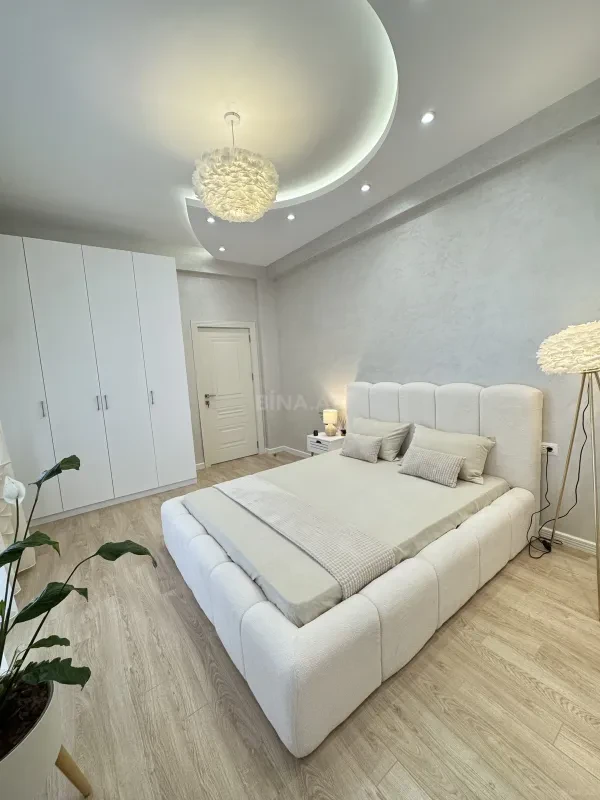 Satılır 2 otaqlı mənzil 100 m²