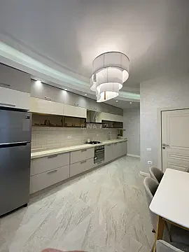 Satılır 2 otaqlı mənzil 100 m²