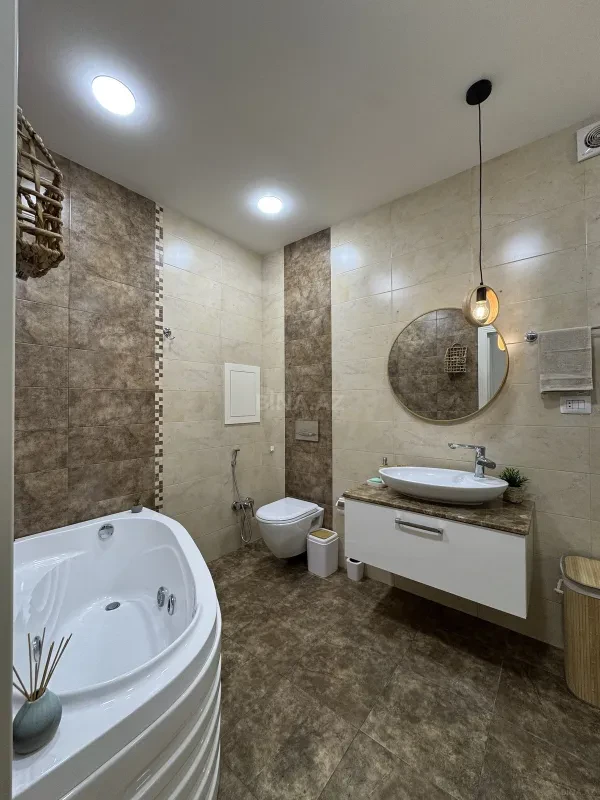 Satılır 2 otaqlı mənzil 100 m²