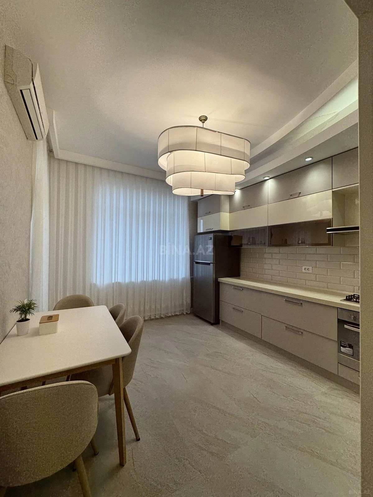 Satılır 2 otaqlı mənzil 100 m²