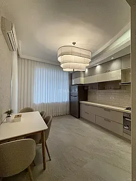 Satılır 2 otaqlı mənzil 100 m²