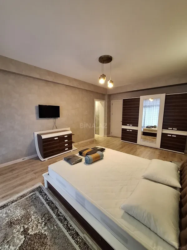 Kirayə verilir 3 otaqlı mənzil 110 m²