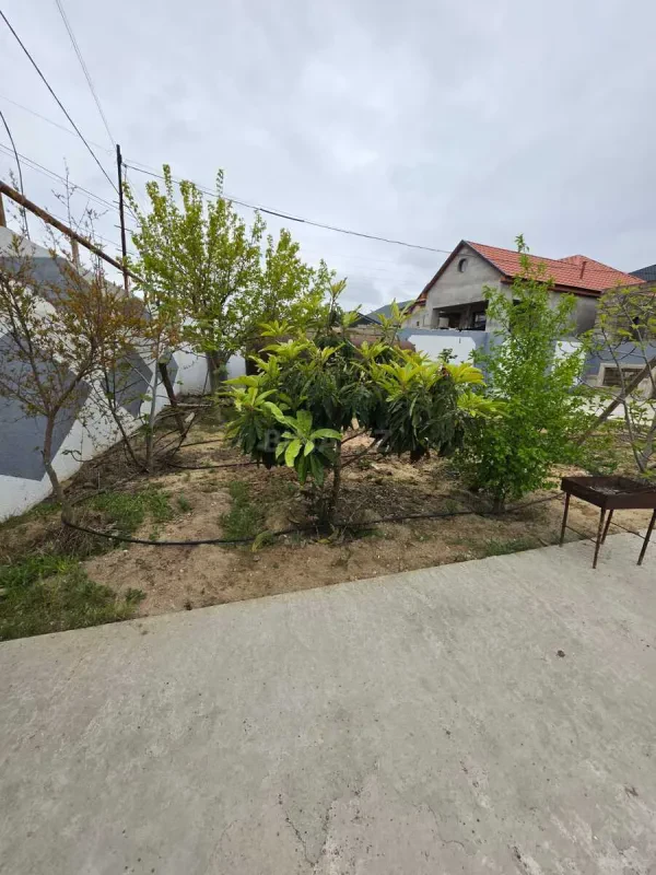 Satılır 5 otaqlı həyət evi 150 m²