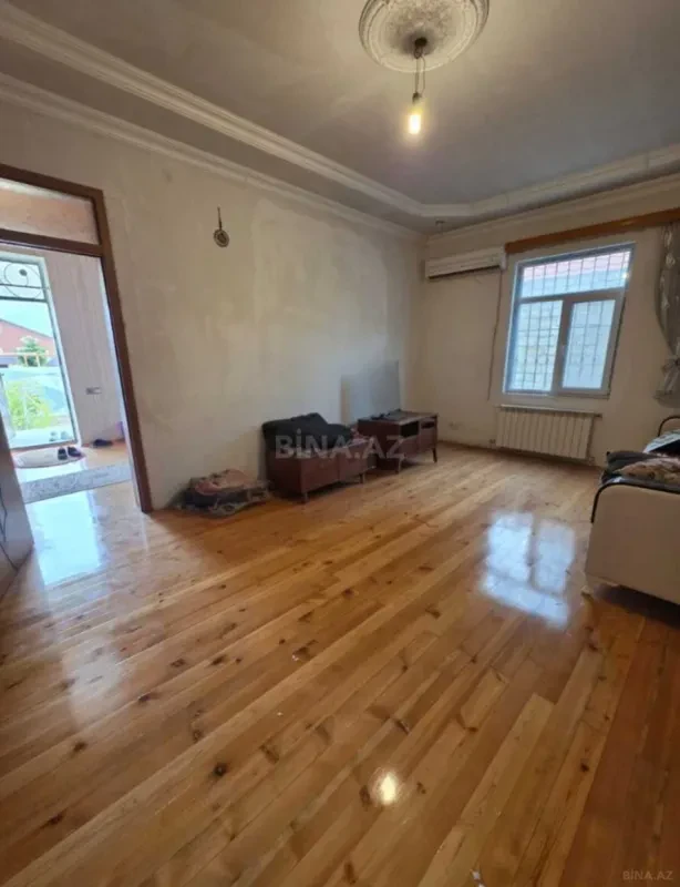 Satılır 5 otaqlı həyət evi 150 m²