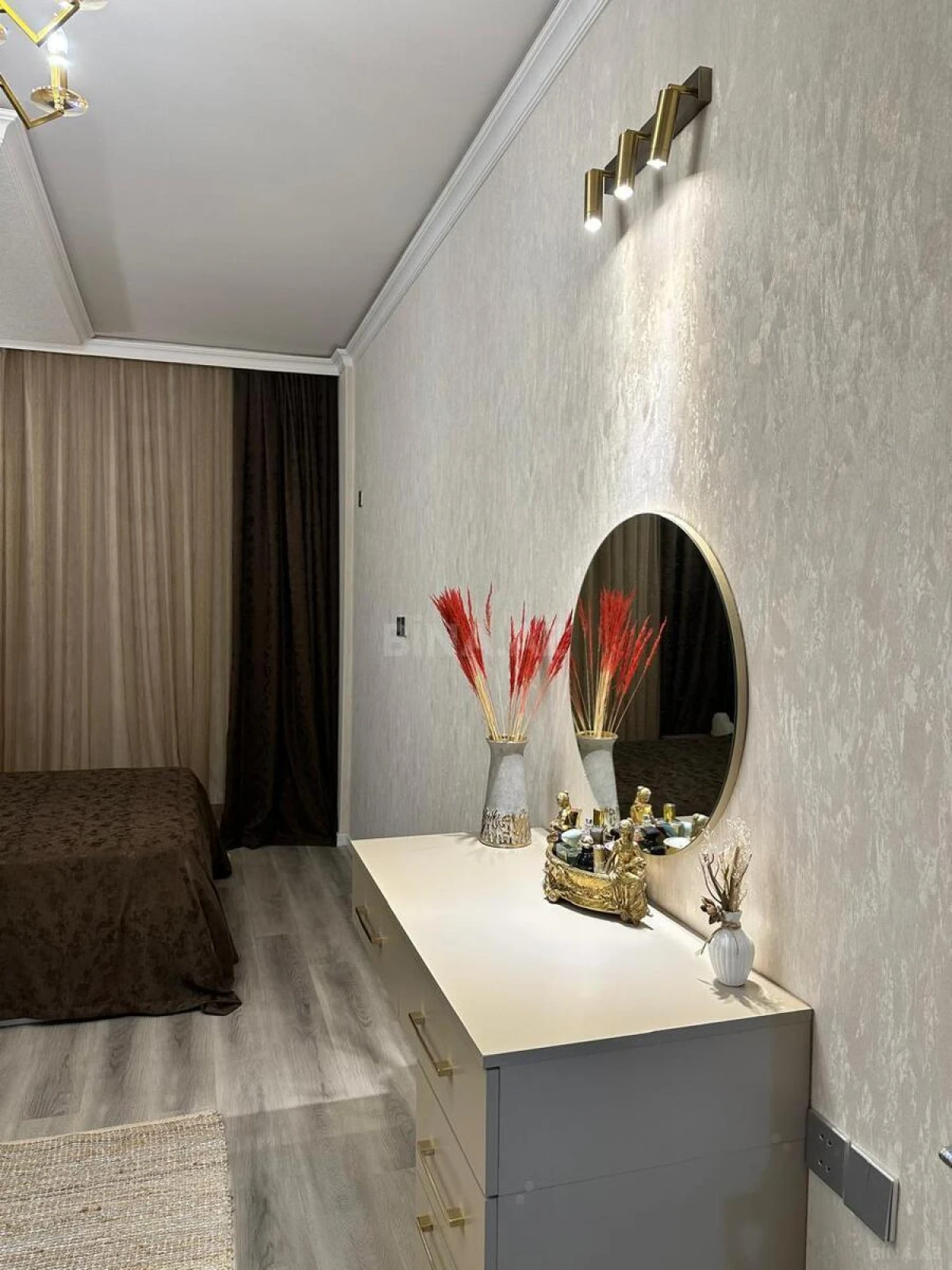 Satılır 2 otaqlı mənzil 70 m²