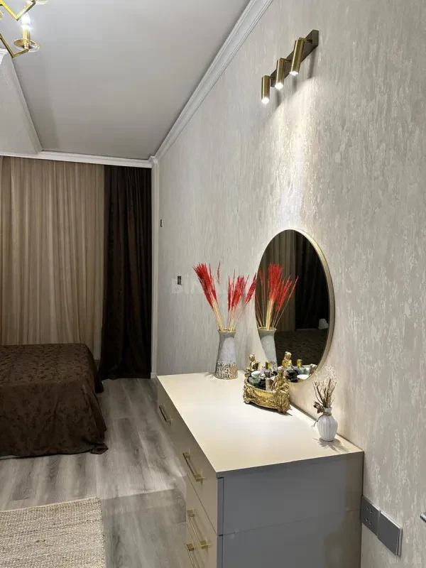 Satılır 2 otaqlı mənzil 70 m²