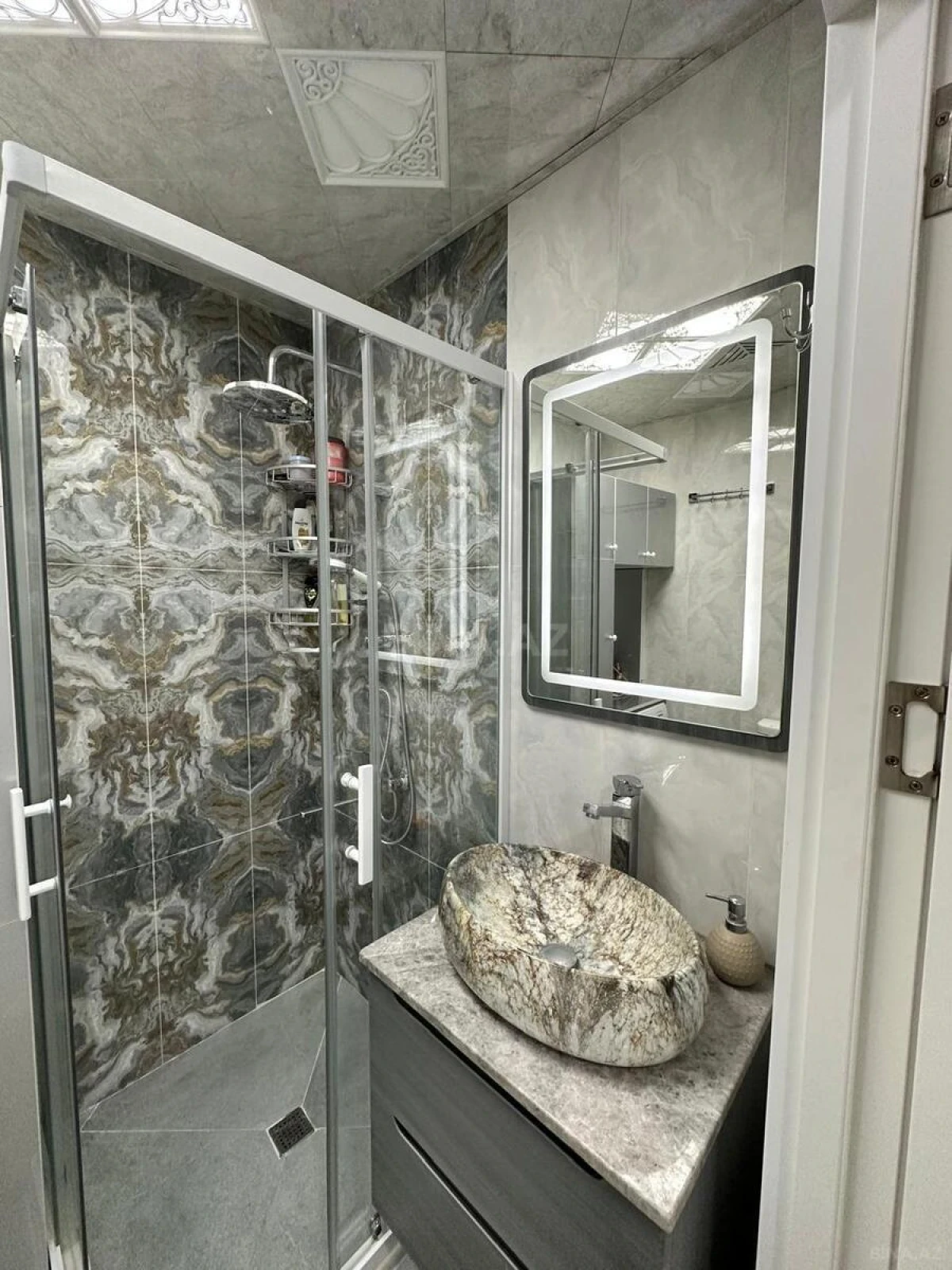 Satılır 2 otaqlı mənzil 70 m²