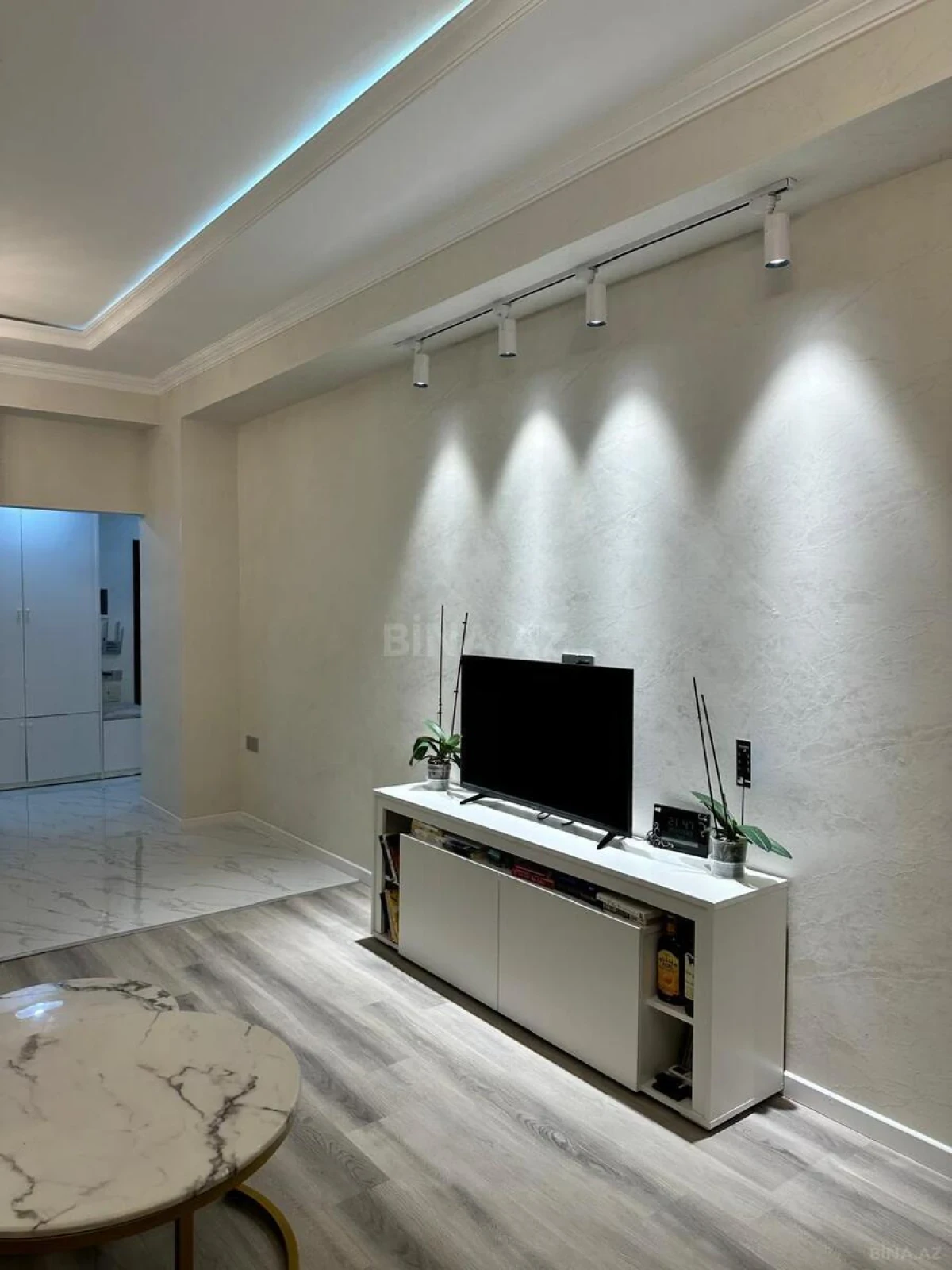 Satılır 2 otaqlı mənzil 70 m²