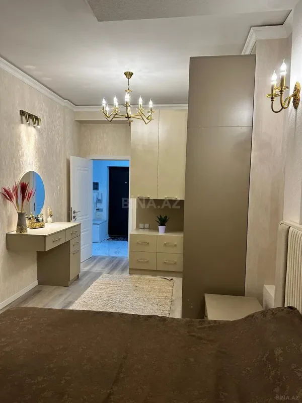 Satılır 2 otaqlı mənzil 70 m²