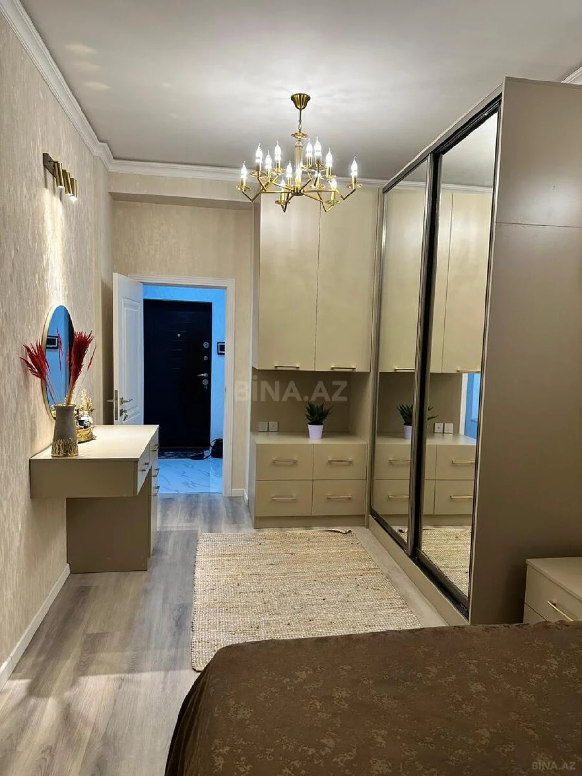 Satılır 2 otaqlı mənzil 70 m²