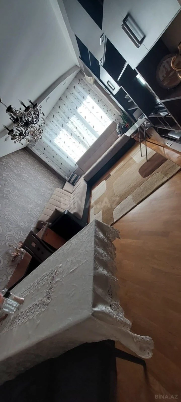 Kirayə verilir 2 otaqlı mənzil 65 m²
