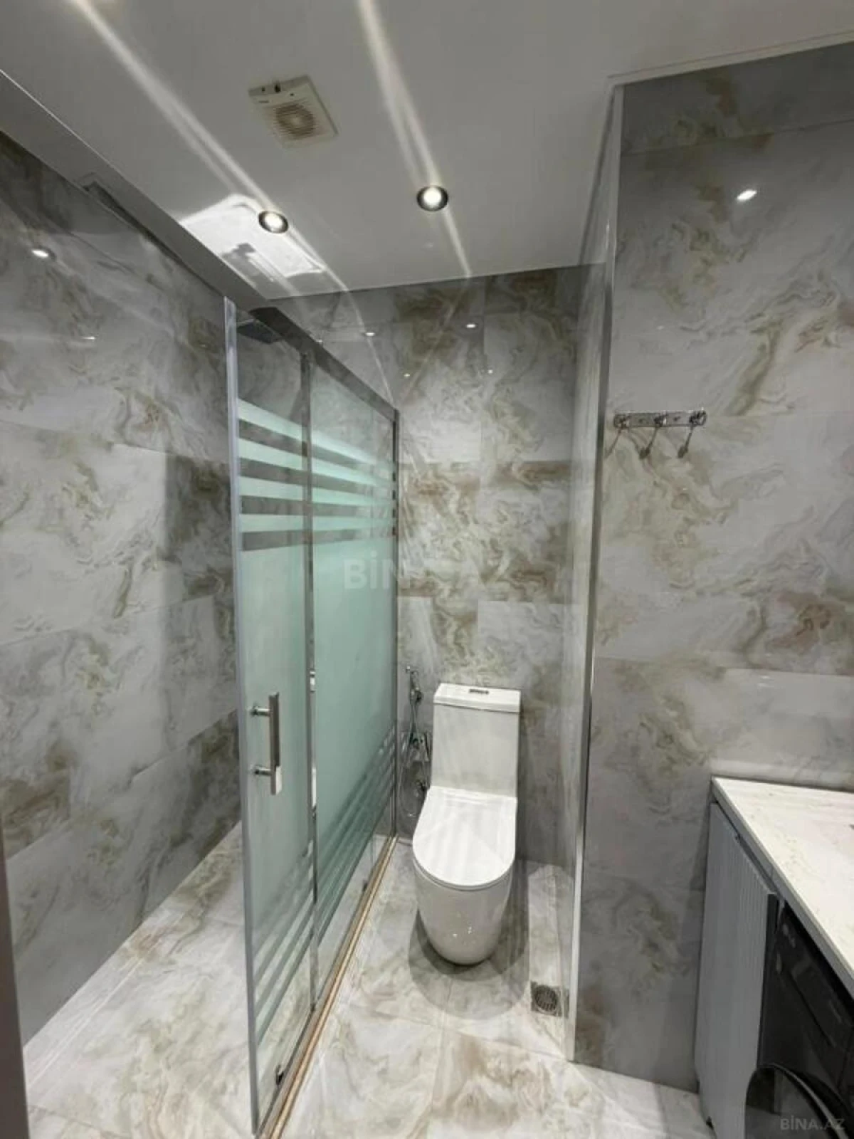 Satılır 3 otaqlı mənzil 77 m²