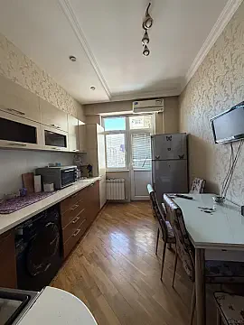 Satılır 2 otaqlı mənzil 80 m²