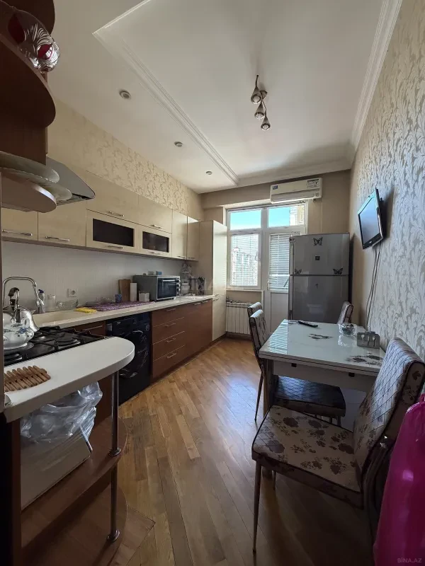Satılır 2 otaqlı mənzil 80 m²