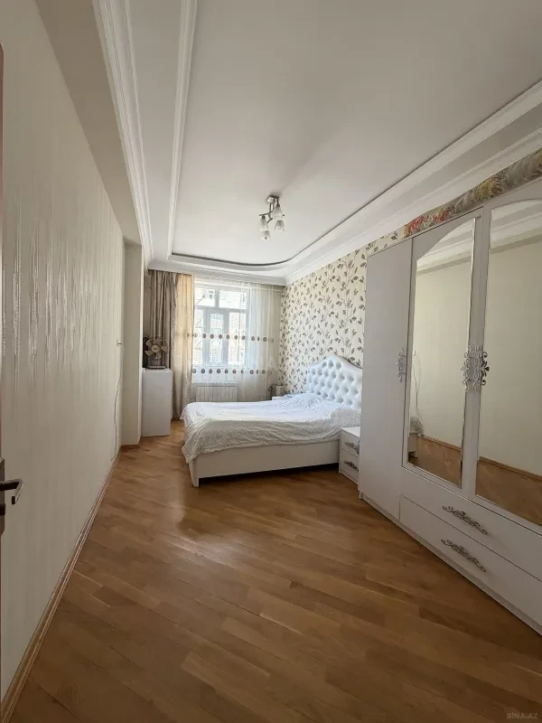 Satılır 2 otaqlı mənzil 80 m²
