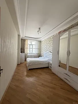 Satılır 2 otaqlı mənzil 80 m²