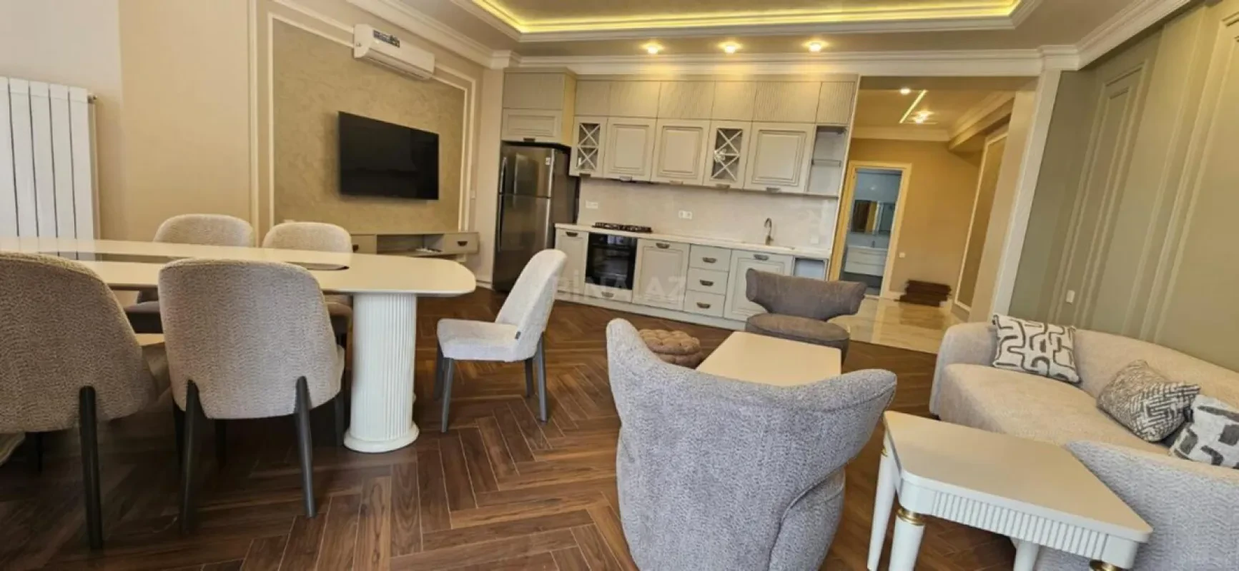 Kirayə verilir 3 otaqlı mənzil 113 m²