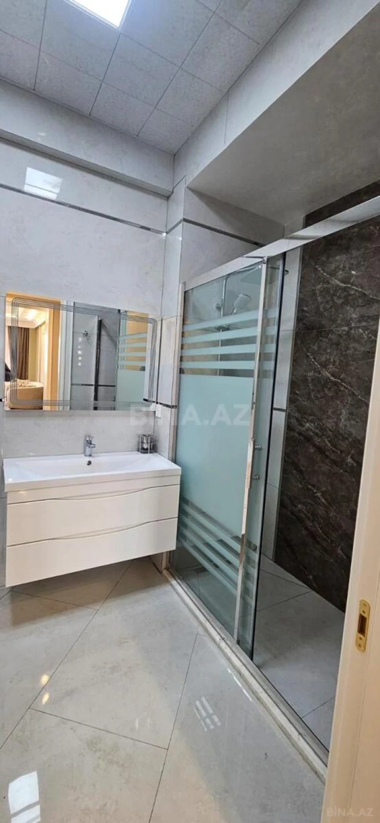 Kirayə verilir 3 otaqlı mənzil 113 m²